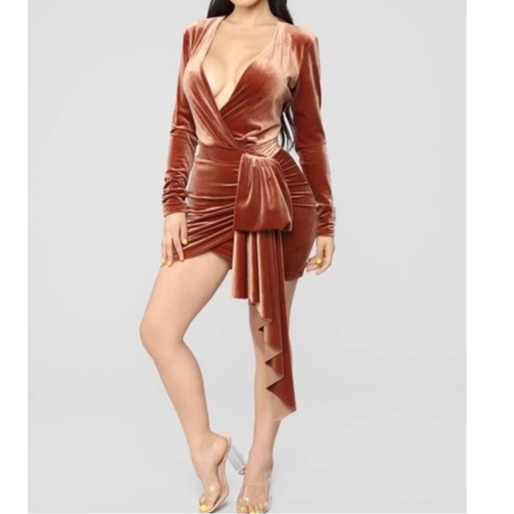 Fashion Nova Mini Velvet Dress

Fashion Nova